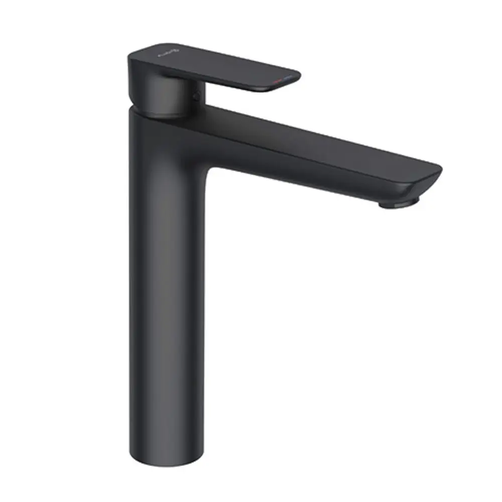 Waschtischarmatur von Kludi in mattschwarz mit einem schmalen, modern geformten Auslauf und einem flachen Hebel zum Regulieren des Wasserflusses.